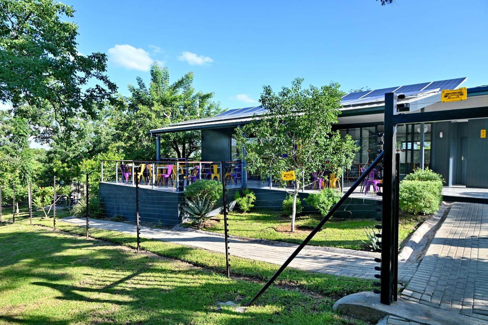 Sleepover Kruger Gate Skukuza Exterior photo