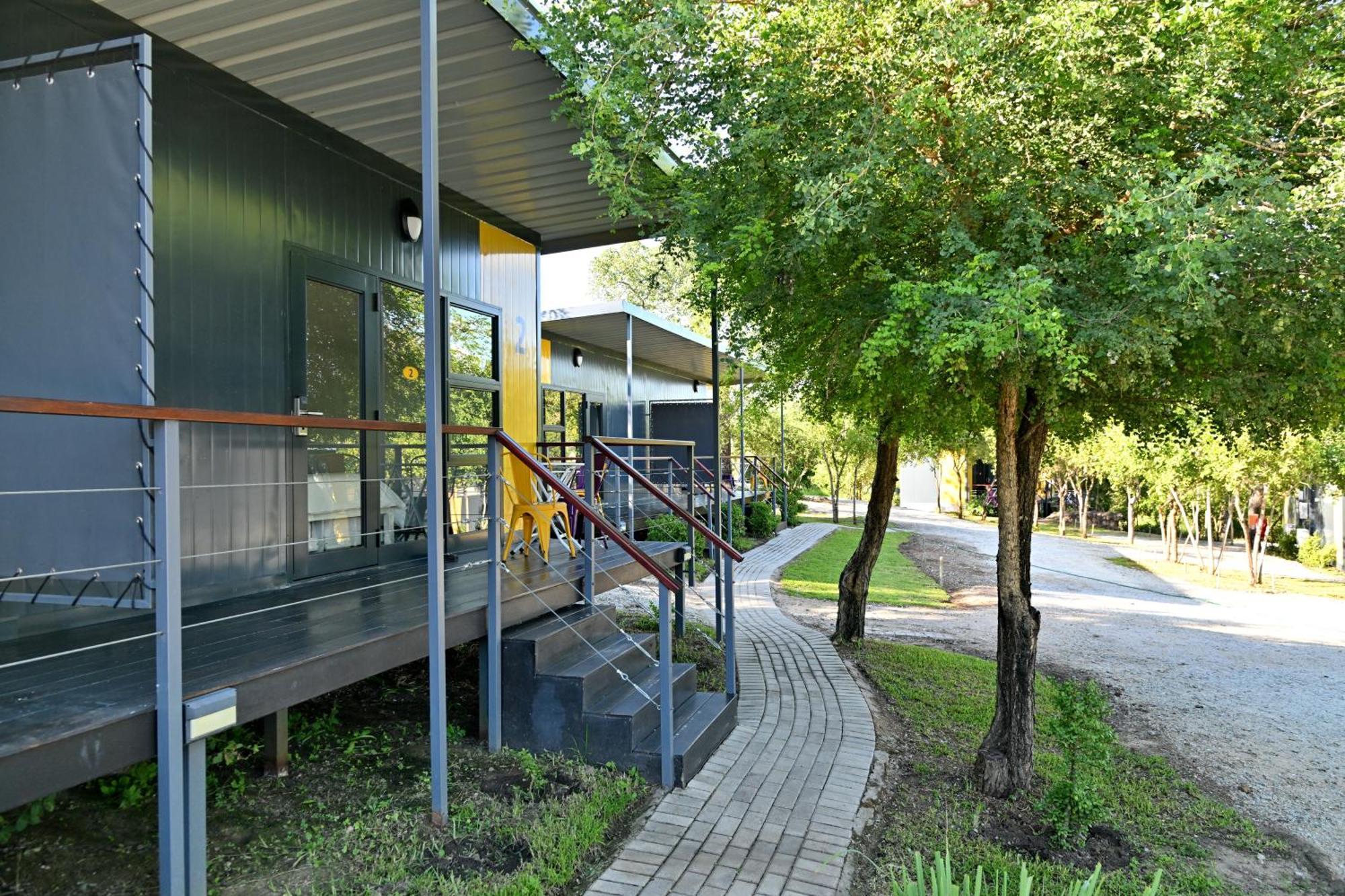 Sleepover Kruger Gate Skukuza Exterior photo
